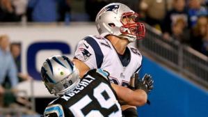 Luke Kuechly grabs Rob Gronkowski in the famous last play non-call loss (Photo: sanfrancisco.cbslocal.com