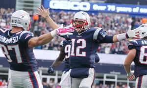 Brady and Gronk celebrate TD in 30-23 win over the Jets (Photo: David Silverman Patriots.com)