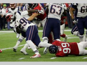 LeGarrette Blount was on his way to a big game before injuring his hip early (99 J.J. Watt) (AP Photo/David J. Phillip)