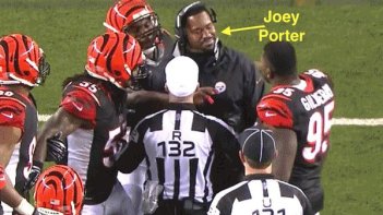 What was Joey Porter doing on the field in the middle of Cincinnati's players?(Photo: tagthebird.com)